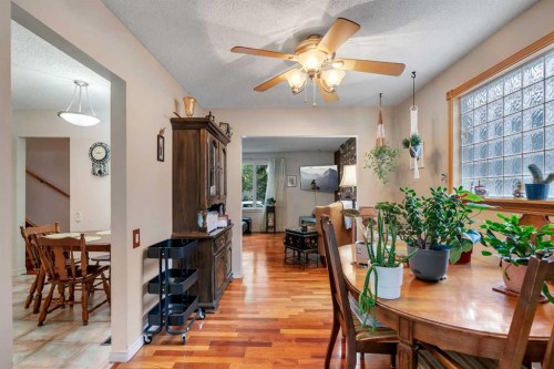 4623 31 Avenue Ne, Calgary, AB - Indoor Photo Showing Dining Room