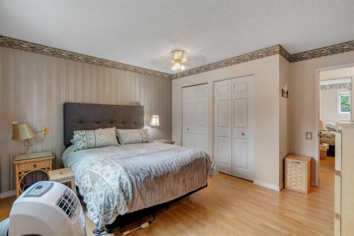 4623 31 Avenue Ne, Calgary, AB - Indoor Photo Showing Bedroom