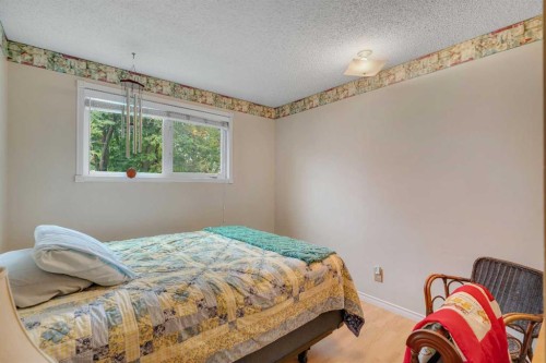 4623 31 Avenue Ne, Calgary, AB - Indoor Photo Showing Bedroom