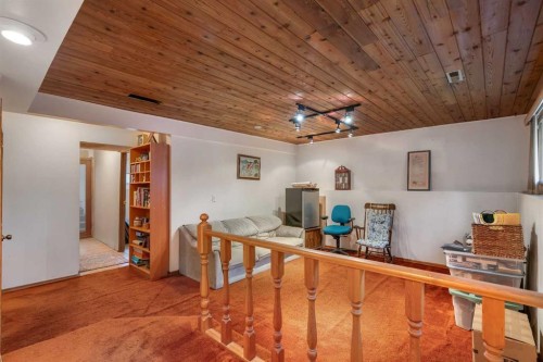 4623 31 Avenue Ne, Calgary, AB - Indoor