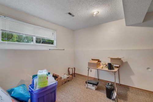 4623 31 Avenue Ne, Calgary, AB - Indoor