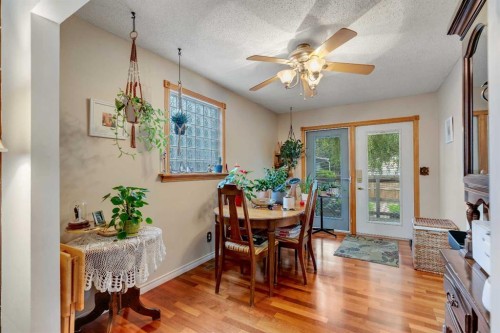 4623 31 Avenue Ne, Calgary, AB - Indoor Photo Showing Dining Room