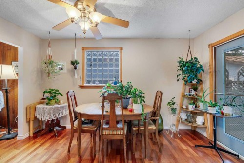 4623 31 Avenue Ne, Calgary, AB - Indoor Photo Showing Dining Room