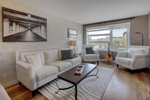 208 Covecreek Circle Ne, Calgary, AB - Indoor Photo Showing Living Room