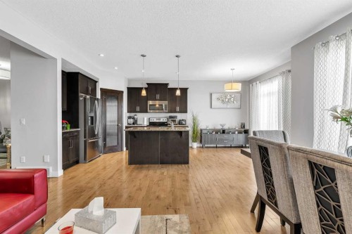 172 Sherwood Square Nw, Calgary, AB - Indoor Photo Showing Kitchen