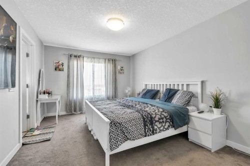 172 Sherwood Square Nw, Calgary, AB - Indoor Photo Showing Bedroom