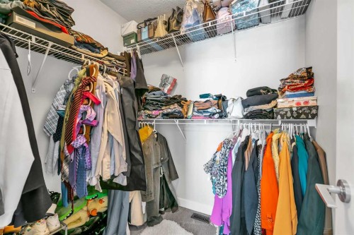 172 Sherwood Square Nw, Calgary, AB - Indoor With Storage