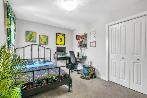 172 Sherwood Square Nw, Calgary, AB - Indoor Photo Showing Bedroom
