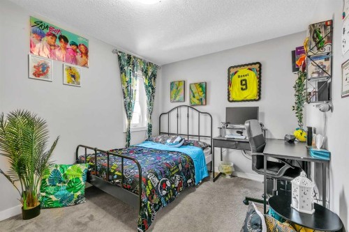 172 Sherwood Square Nw, Calgary, AB - Indoor Photo Showing Bedroom