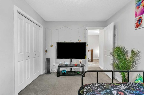 172 Sherwood Square Nw, Calgary, AB - Indoor Photo Showing Bedroom