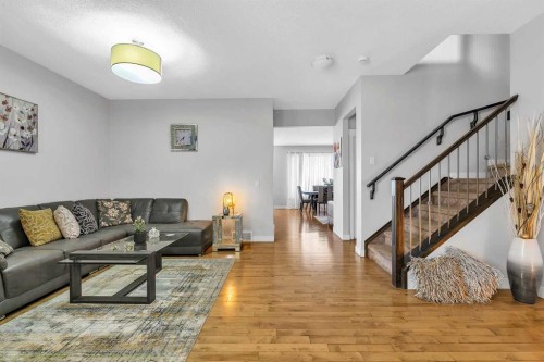 172 Sherwood Square Nw, Calgary, AB - Indoor Photo Showing Living Room