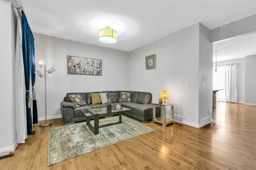 172 Sherwood Square Nw, Calgary, AB - Indoor Photo Showing Living Room