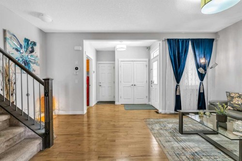 172 Sherwood Square Nw, Calgary, AB - Indoor Photo Showing Other Room