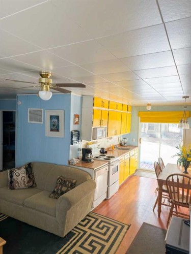 2 Hummingbird Lane, Half Moon Bay, AB - Indoor