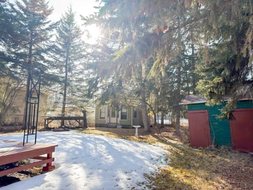 2 Hummingbird Lane, Half Moon Bay, AB - Outdoor