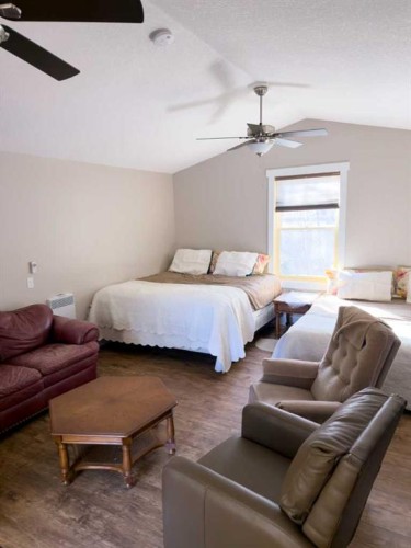 2 Hummingbird Lane, Half Moon Bay, AB - Indoor Photo Showing Other Room
