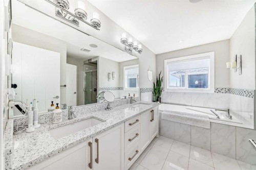 114 Kinniburgh Road, Chestermere, AB - Indoor Photo Showing Bathroom