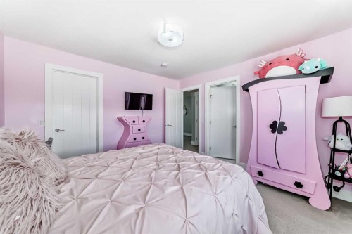 114 Kinniburgh Road, Chestermere, AB - Indoor Photo Showing Bedroom