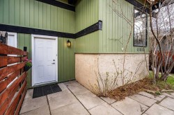 11018 5 Street SW Calgary, AB T2W 1Y6