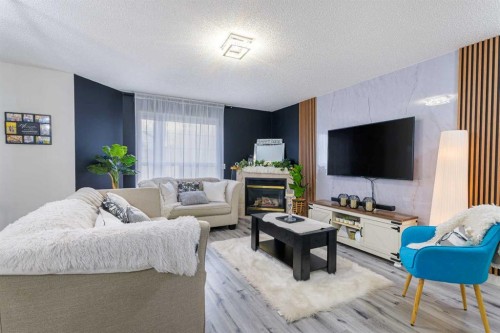 13 Mt Aberdeen Manor Se, Calgary, AB 