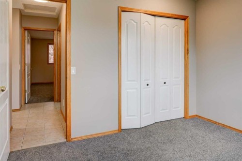 27 Dovely Way Se, Calgary, AB 