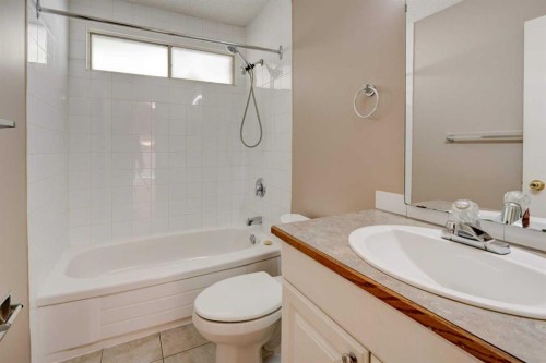 27 Dovely Way Se, Calgary, AB 