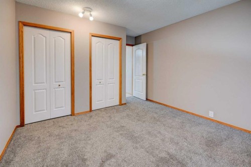 27 Dovely Way Se, Calgary, AB 