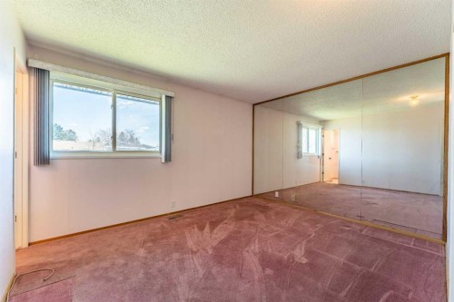 3320 Temple Road Ne, Calgary, AB - Indoor Photo Showing Other Room