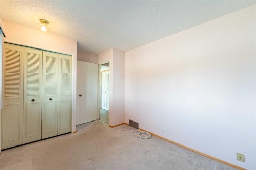 3320 Temple Road Ne, Calgary, AB - Indoor Photo Showing Other Room