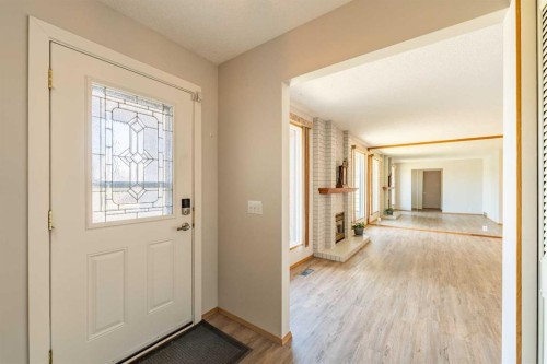 3320 Temple Road Ne, Calgary, AB - Indoor Photo Showing Other Room