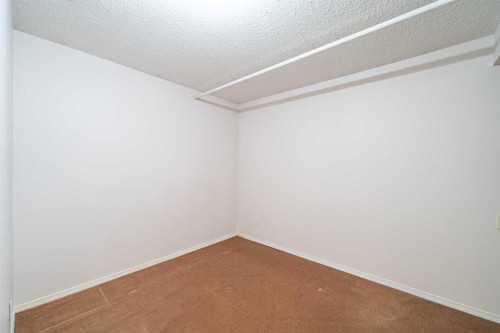 3320 Temple Road Ne, Calgary, AB - Indoor Photo Showing Other Room