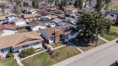 3320 Temple Road Ne, Calgary, AB - Outdoor