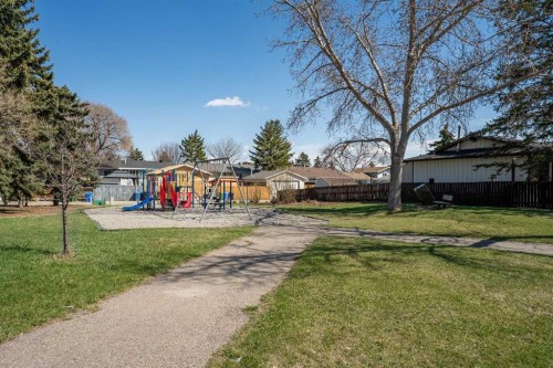 3320 Temple Road Ne, Calgary, AB - Outdoor