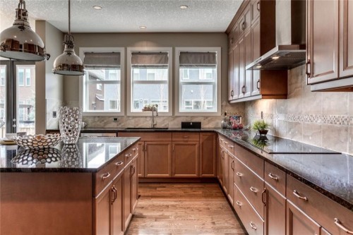 19 Aspen Acres Road Sw, Calgary, AB - Indoor Photo Showing Kitchen