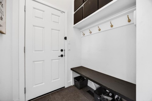2038 48 Avenue Sw, Calgary, AB - Indoor Photo Showing Other Room