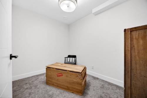 2038 48 Avenue Sw, Calgary, AB - Indoor Photo Showing Other Room