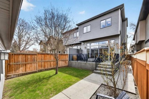 2038 48 Avenue Sw, Calgary, AB - Outdoor