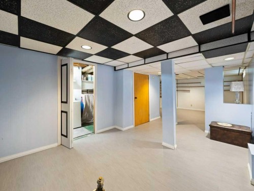 143 Erin Mount Place Se, Calgary, AB - Indoor