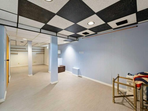 143 Erin Mount Place Se, Calgary, AB - Indoor