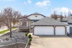 187 West Lakeview Circle Chestermere, AB T1X 1H7