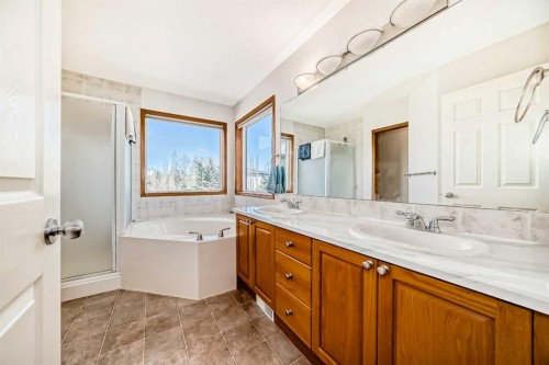 135 Panorama Hills Manor Nw, Calgary, AB - Indoor Photo Showing Bathroom