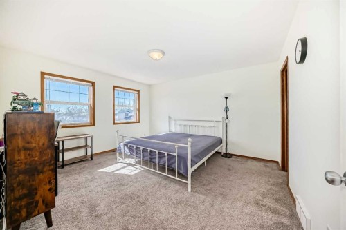 135 Panorama Hills Manor Nw, Calgary, AB - Indoor Photo Showing Bedroom