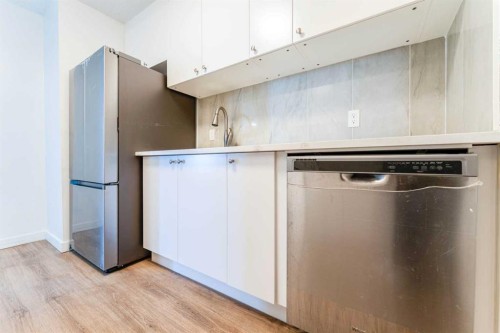 802-4944 Dalton Drive Nw, Calgary, AB - Indoor Photo Showing Other Room