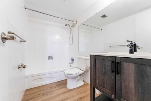 802-4944 Dalton Drive Nw, Calgary, AB - Indoor Photo Showing Other Room