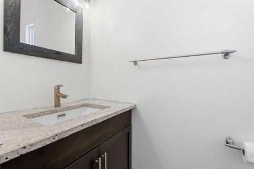 164 West Creek Green, Chestermere, AB - Indoor Photo Showing Bathroom