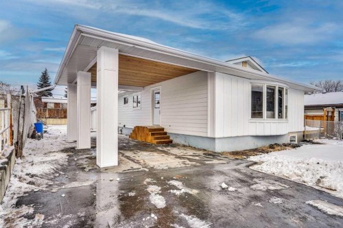 908 Stonehaven Road Sw, Calgary, AB - Outdoor
