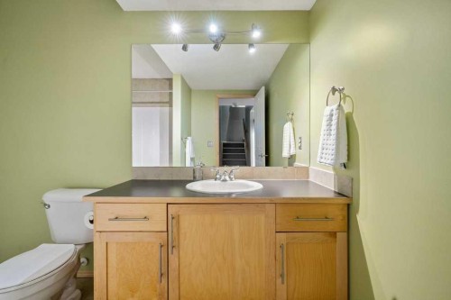 90 Elgin Drive Se, Calgary, AB - Indoor Photo Showing Bathroom