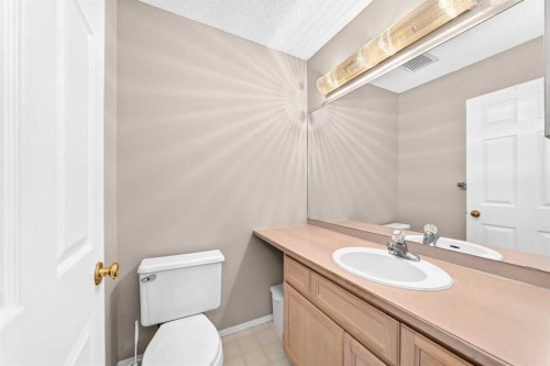 7212 Sierra Morena Boulevard Sw, Calgary, AB - Indoor Photo Showing Bathroom