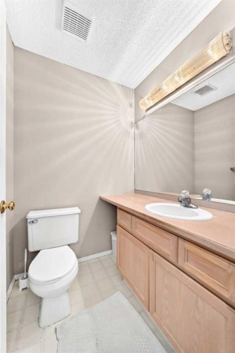 7212 Sierra Morena Boulevard Sw, Calgary, AB - Indoor Photo Showing Bathroom