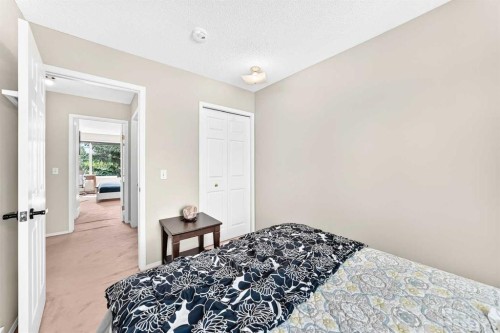 7212 Sierra Morena Boulevard Sw, Calgary, AB - Indoor Photo Showing Bedroom